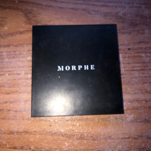 Eyeshadow palette - Picture 2 of 3